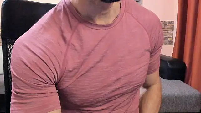 XXX chat uživo modela HotHunkTrainer