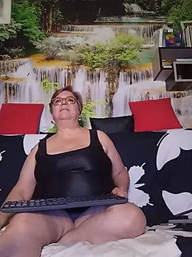 XXX chat uživo modela QueenPammy1