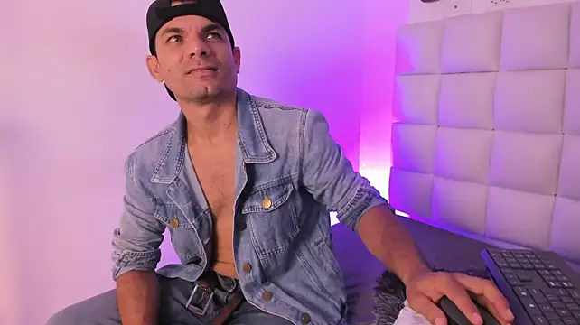 Chatroom XXX en direct de Esteban_Fox69