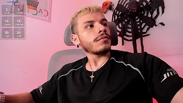 צ'אט XXX בשידור חי של Lian_ferrer