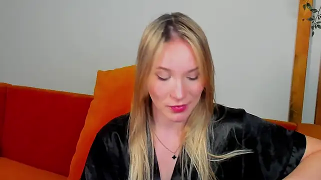 ElaraVoltage Chat XXX in diretta