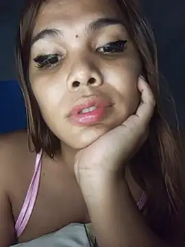 yolly_foxn Live XXX chat