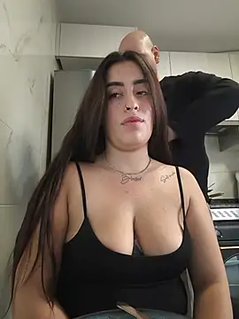 צ'אט XXX בשידור חי של MissNyraSecret