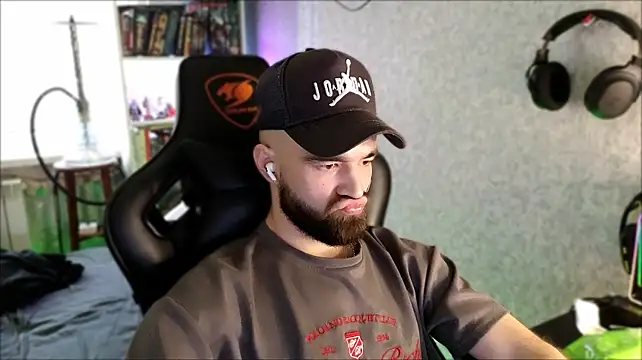 _Serious_Man live XXX chat