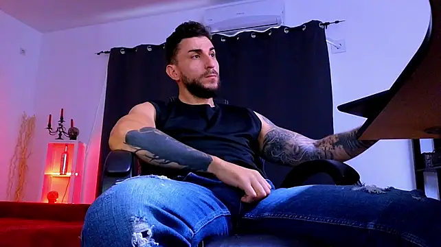 MightyAaron66 live XXX chat