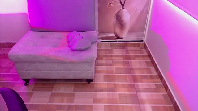 milfrousse XXX чат на живо