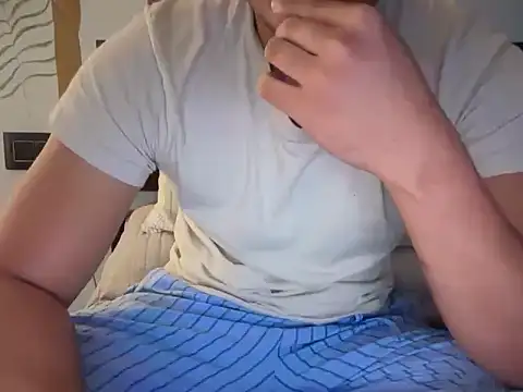 twunkanddaddy02 Adlı Modelin Canlı XXX Sohbeti