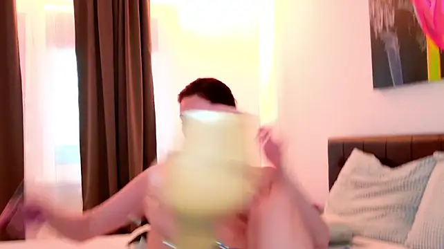 EveeK Adlı Modelin Canlı XXX Sohbeti