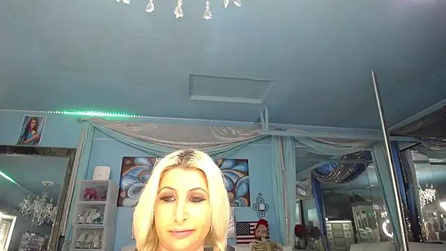 ADRIANNA_FOX's Live XXX Chat