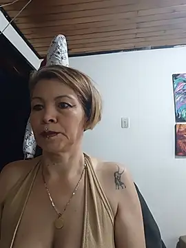 Chatroom XXX en direct de electra-mommy