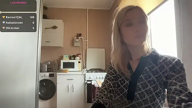 Chat +18 de AngelJeni ao vivo