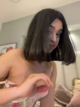 MiahWindsor: онлайн-секс-чат