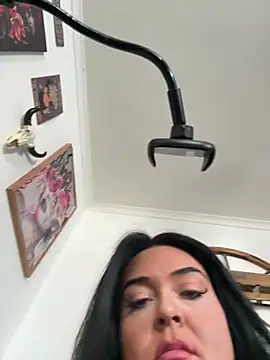 XXX chat uživo modela Miss_CurvesXXX