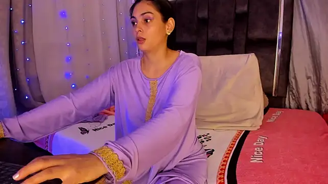 Chat XXX en directo de Alana-Nova
