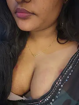 Chatroom XXX en direct de Aruna-1