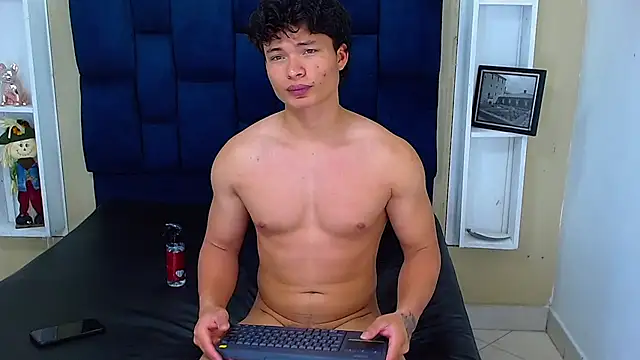 Chat +18 de GoldenBoy_23 ao vivo