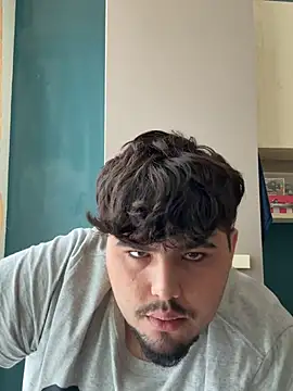 Chat XXX ao vivo de Yannick04