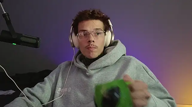 DENIS_HERE Adlı Modelin Canlı XXX Sohbeti