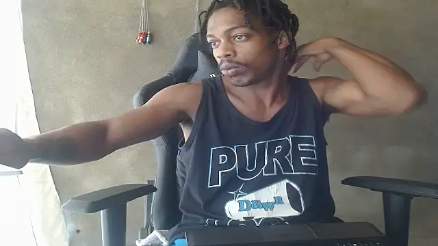 Larry-n-clouds Live XXX-chat