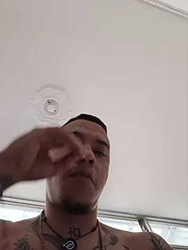 צ'אט XXX בשידור חי של AlphaMasterXxx