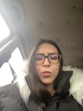 EmaLowe XXX чат на живо