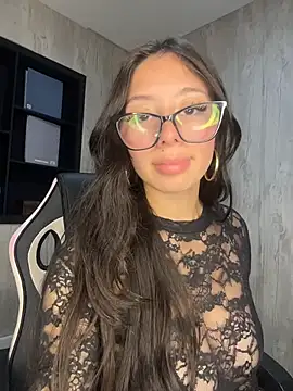 Alli_Kori Chat XXX in diretta