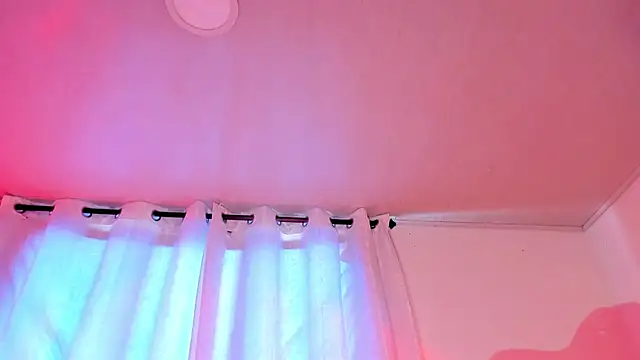 DaraBeckett XXX чат на живо