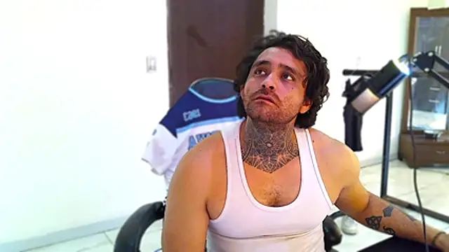 aronmiller404 Chat XXX live