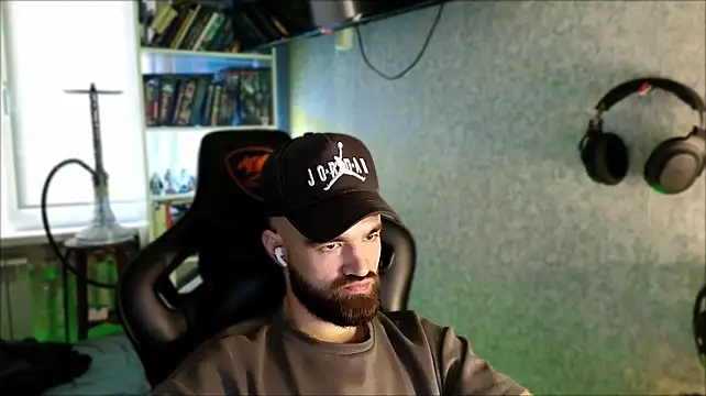 _Serious_Man Live XXX-Chat