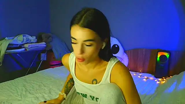 Vlada_One Chat XXX in diretta