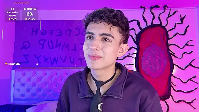 Eithan__wolf Chat XXX live