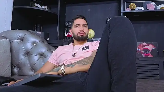 Chatroom XXX en direct de matteosantos