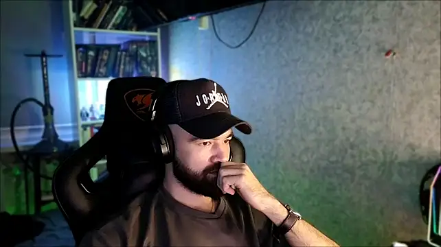 XXX chat uživo modela _Serious_Man