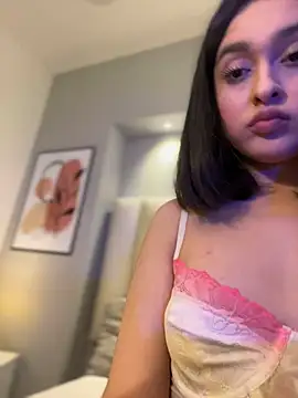 MiahWindsor Adlı Modelin Canlı XXX Sohbeti