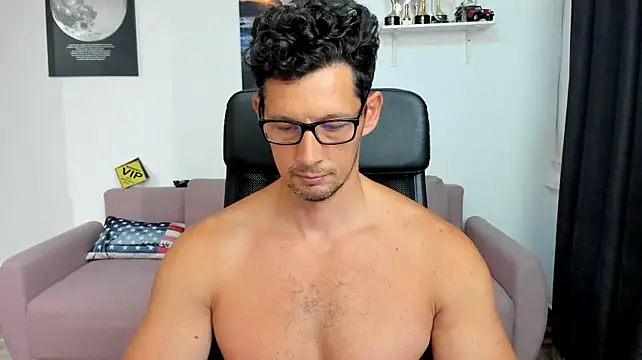 BrutusK08's Live XXX Chat