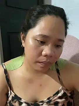 Chat XXX ao vivo de -CLARAMommy-