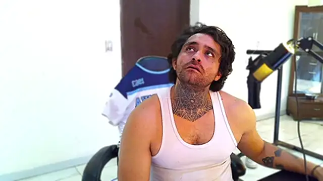 aronmiller404 Chat XXX live