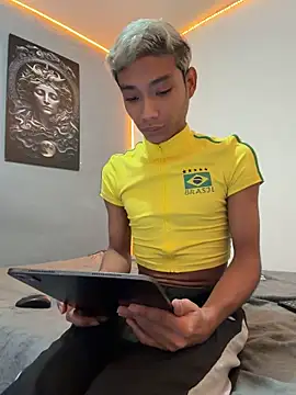 alejo_cute élő XXX-chatje