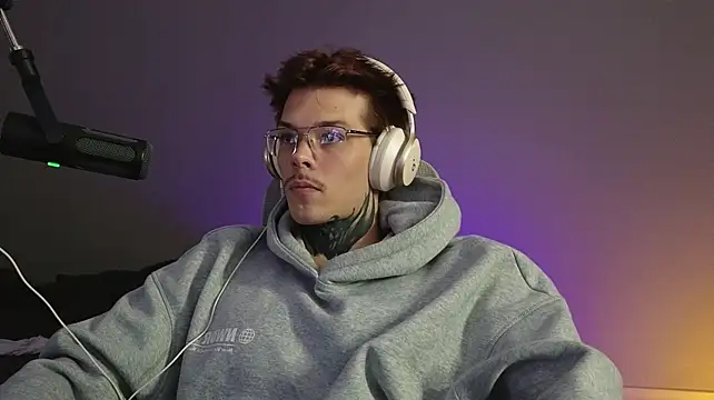צ'אט XXX בשידור חי של DENIS_HERE