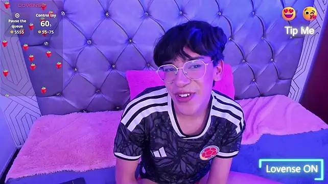 Dante_Eross Adlı Modelin Canlı XXX Sohbeti