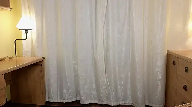 EunaBux Adlı Modelin Canlı XXX Sohbeti