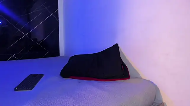 Chatroom XXX en direct de Chirshot_
