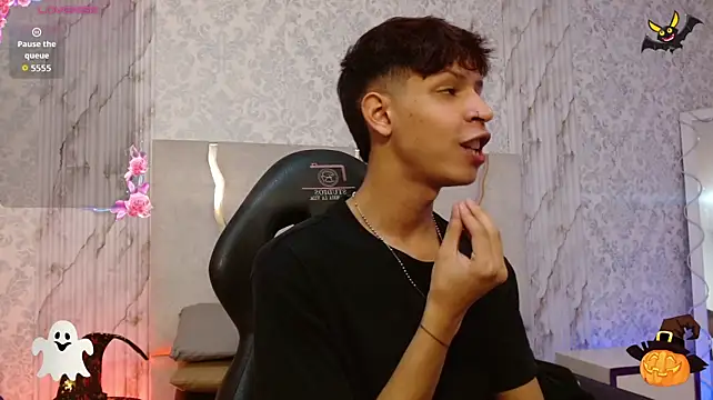 OLIIVER_TAY XXX чат на живо