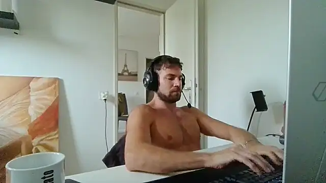 alpha-hunk live XXX chat