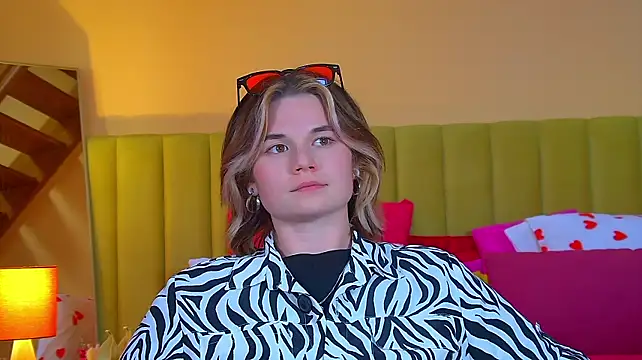 AliceAllard Adlı Modelin Canlı XXX Sohbeti