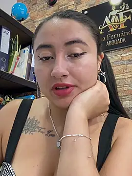 _Sarah-Office1's Live XXX Chat