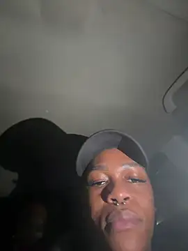 BonnyMolhadan Live XXX chat