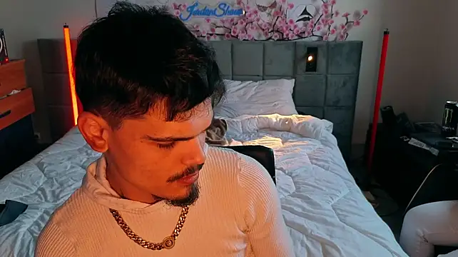 แชท XXX สดของ JordanShow