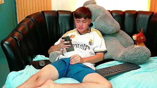 Brian_Montes live XXX chat