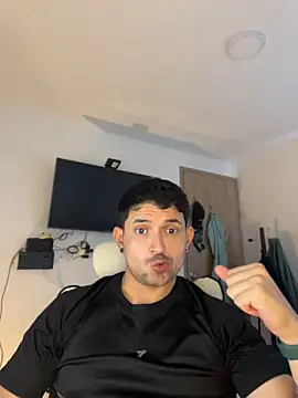 TroyeKnight Live XXX-chat